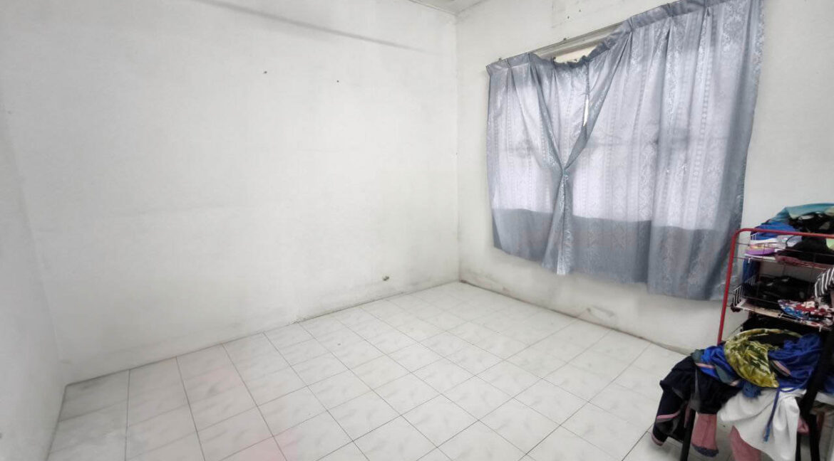 rumah-teres-setingkat-untuk-dijual-di-taman-bemban-raya-05