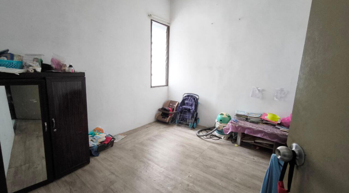 rumah-teres-setingkat-untuk-dijual-di-taman-bemban-raya-06