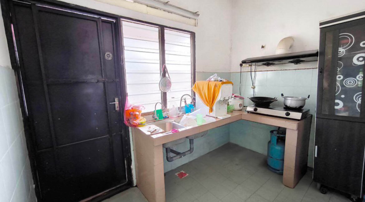 rumah-teres-setingkat-untuk-dijual-di-taman-bemban-raya-07
