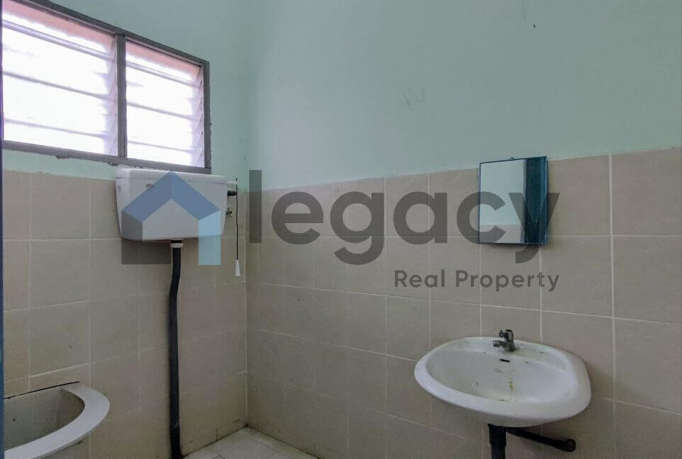 rumah-teres-setingkat-untuk-dijual-di-taman-melor-teluk-intan-perak-14
