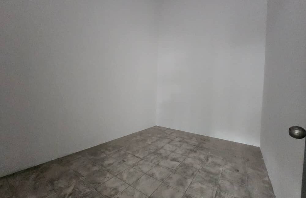 rumah-teres-setingkat-untuk-dijual-di-taman-raia-gemilang-07