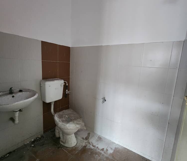 rumah-teres-setingkat-untuk-dijual-di-taman-raia-gemilang-08
