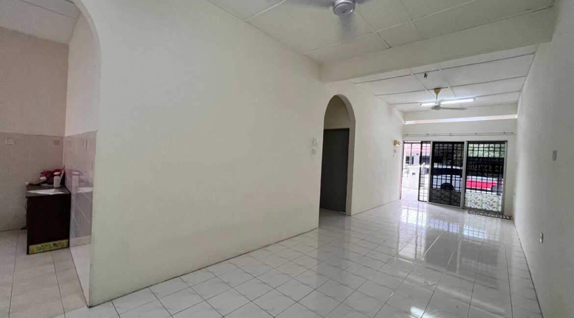 rumah-untuk-dijual-di-taman-tronoh-hijau-06