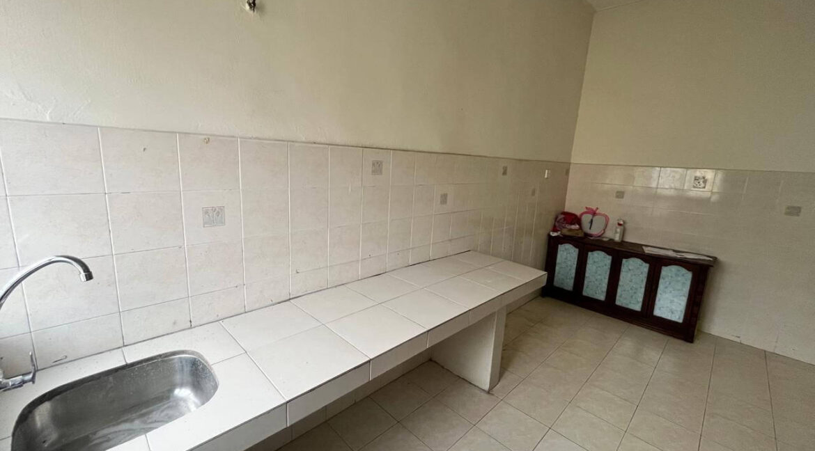 rumah-untuk-dijual-di-taman-tronoh-hijau-07