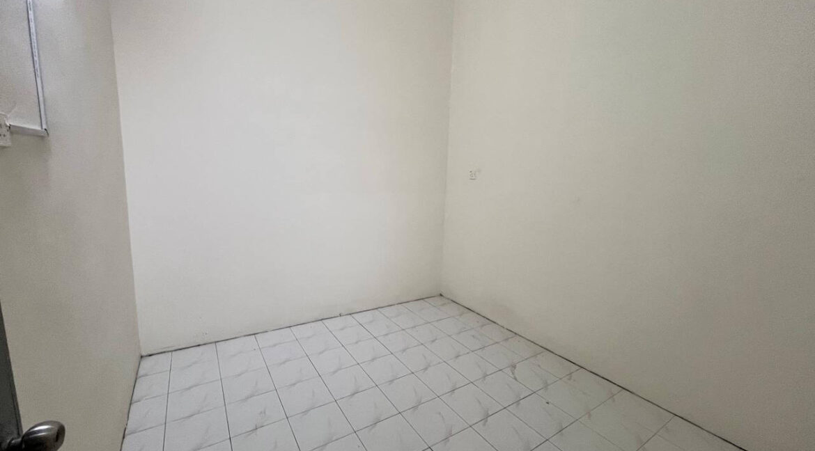 rumah-untuk-dijual-di-taman-tronoh-hijau-12