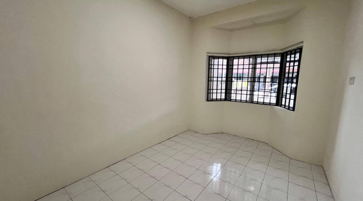 rumah-untuk-dijual-di-taman-tronoh-hijau-13