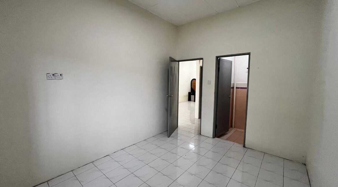 rumah-untuk-dijual-di-taman-tronoh-hijau-14