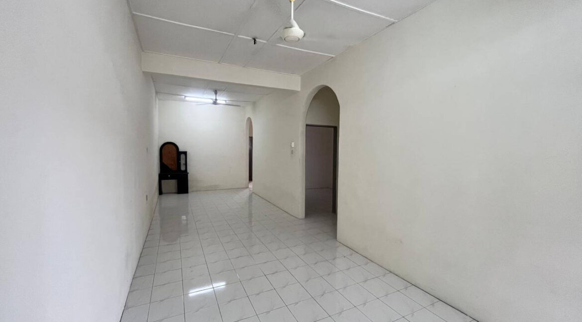 rumah-untuk-dijual-di-taman-tronoh-hijau-15