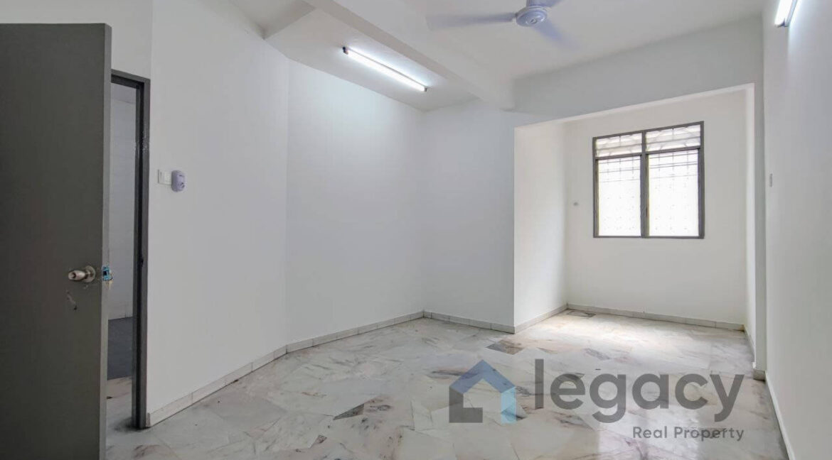 teres-2-tingkat-untuk-dijual-di-taman-pengkalan-jaya-station-18-ipoh-perak-11