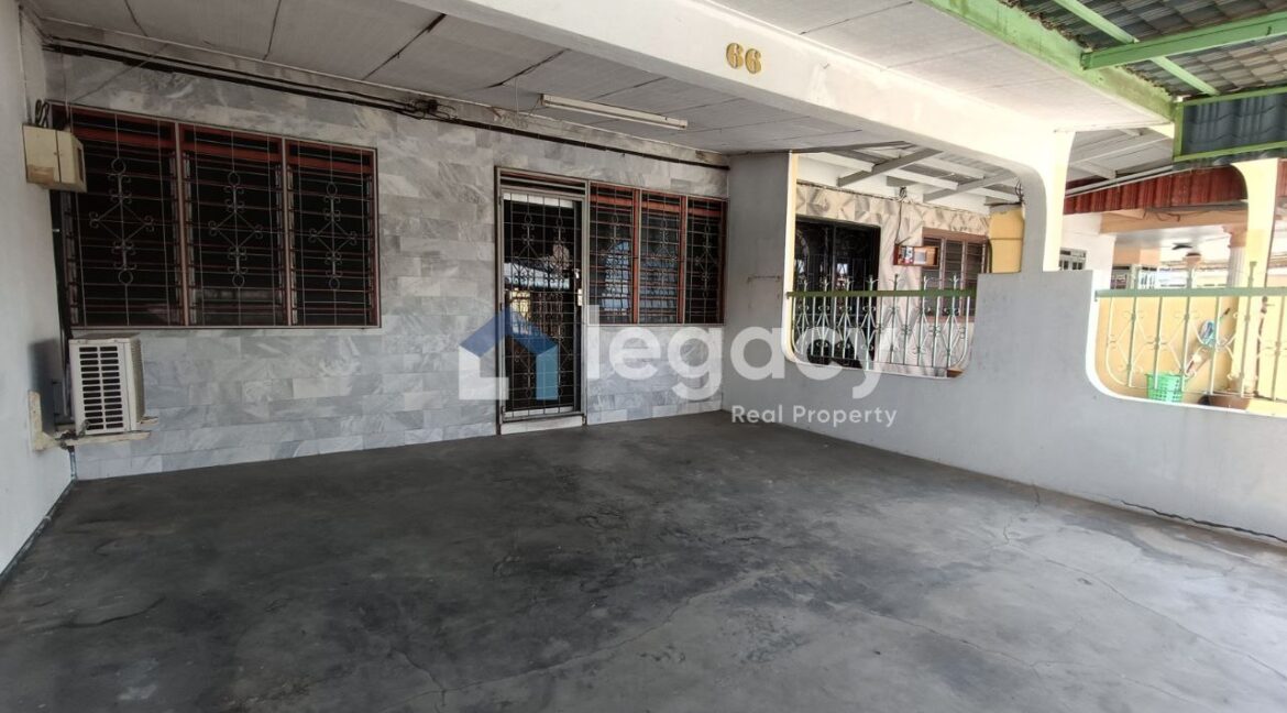 Rumah Kos Rendah untuk dijual di Taman Desa Aman, Lahat
