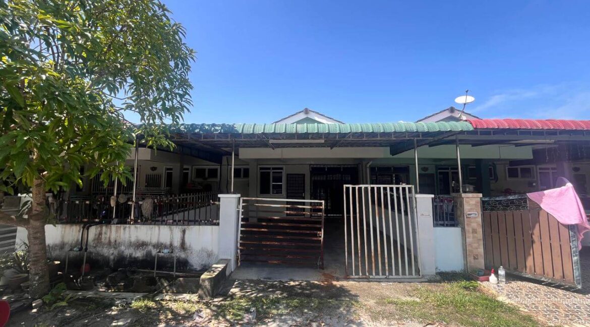 Teres Setingkat Untuk Dijual Di Taman Desa KPMP, Kampung Gajah