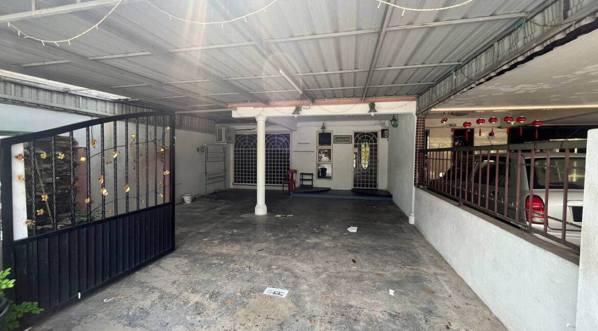 rumah-2-tingkat-untuk-dijual-taman-tinggi-silibin-ipoh-03