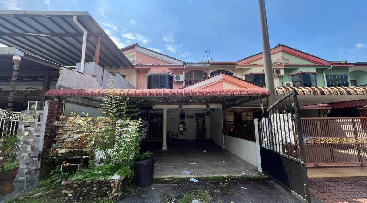 rumah-2-tingkat-untuk-dijual-taman-tinggi-silibin-ipoh-04