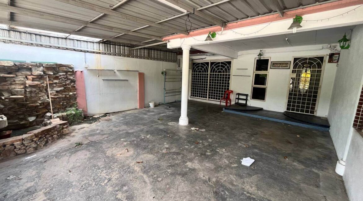 rumah-2-tingkat-untuk-dijual-taman-tinggi-silibin-ipoh-06