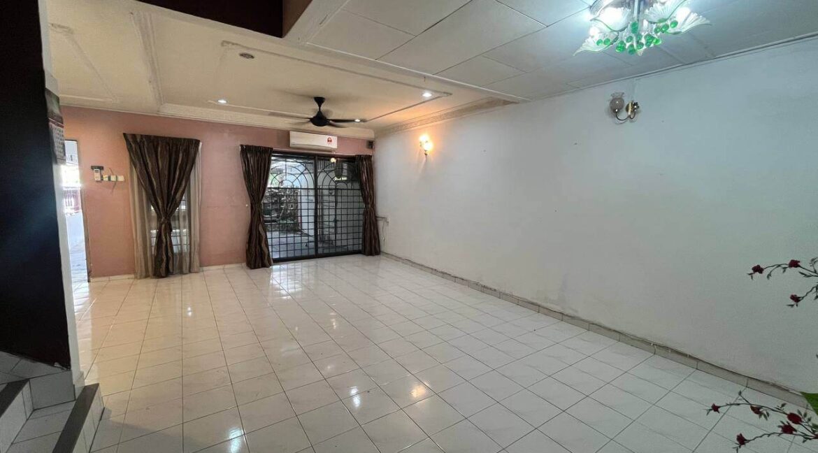 rumah-2-tingkat-untuk-dijual-taman-tinggi-silibin-ipoh-08