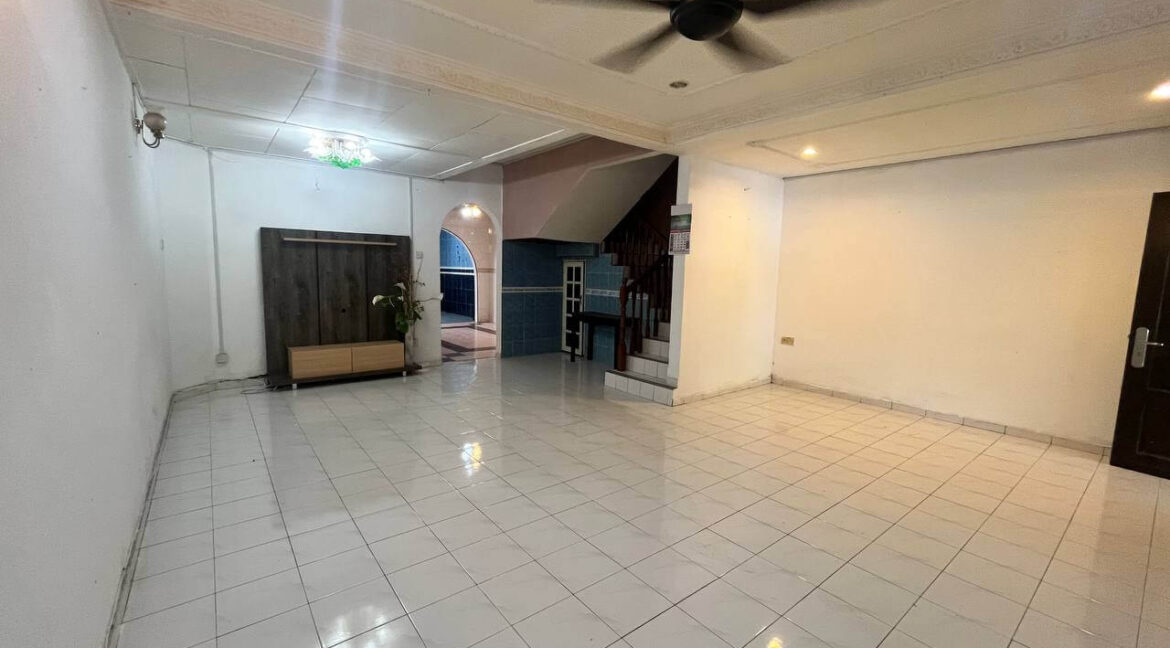 rumah-2-tingkat-untuk-dijual-taman-tinggi-silibin-ipoh-10