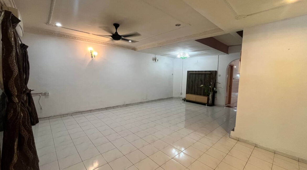 rumah-2-tingkat-untuk-dijual-taman-tinggi-silibin-ipoh-11
