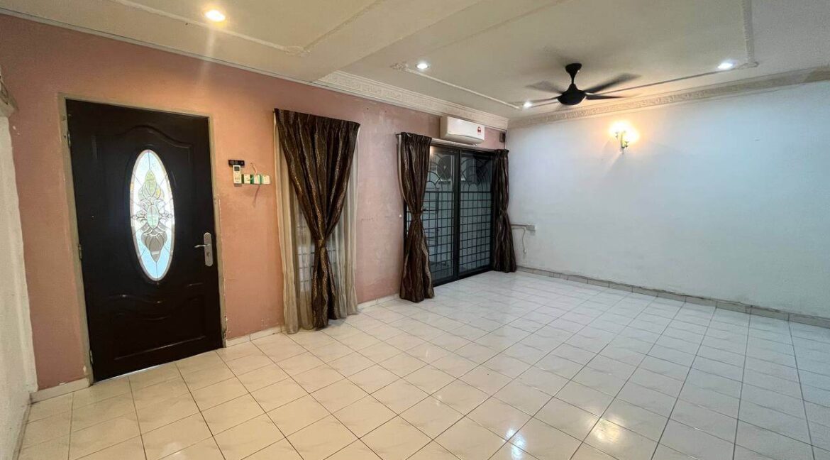 rumah-2-tingkat-untuk-dijual-taman-tinggi-silibin-ipoh-12