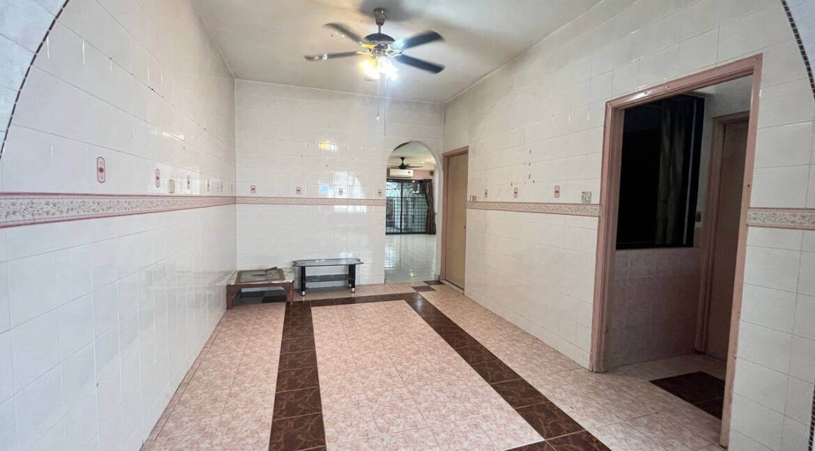 rumah-2-tingkat-untuk-dijual-taman-tinggi-silibin-ipoh-15