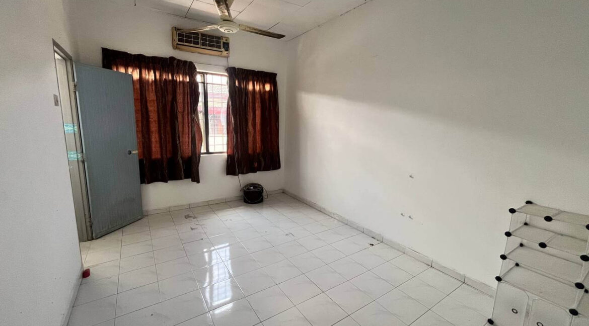 rumah-2-tingkat-untuk-dijual-taman-tinggi-silibin-ipoh-27