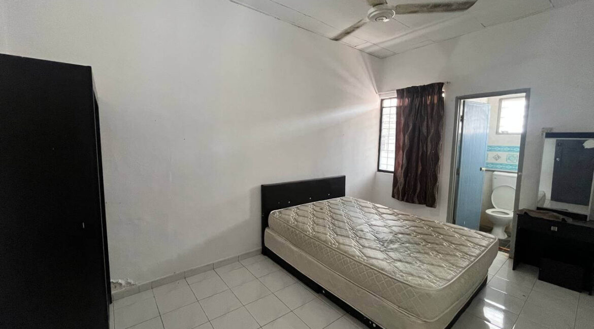 rumah-2-tingkat-untuk-dijual-taman-tinggi-silibin-ipoh-30