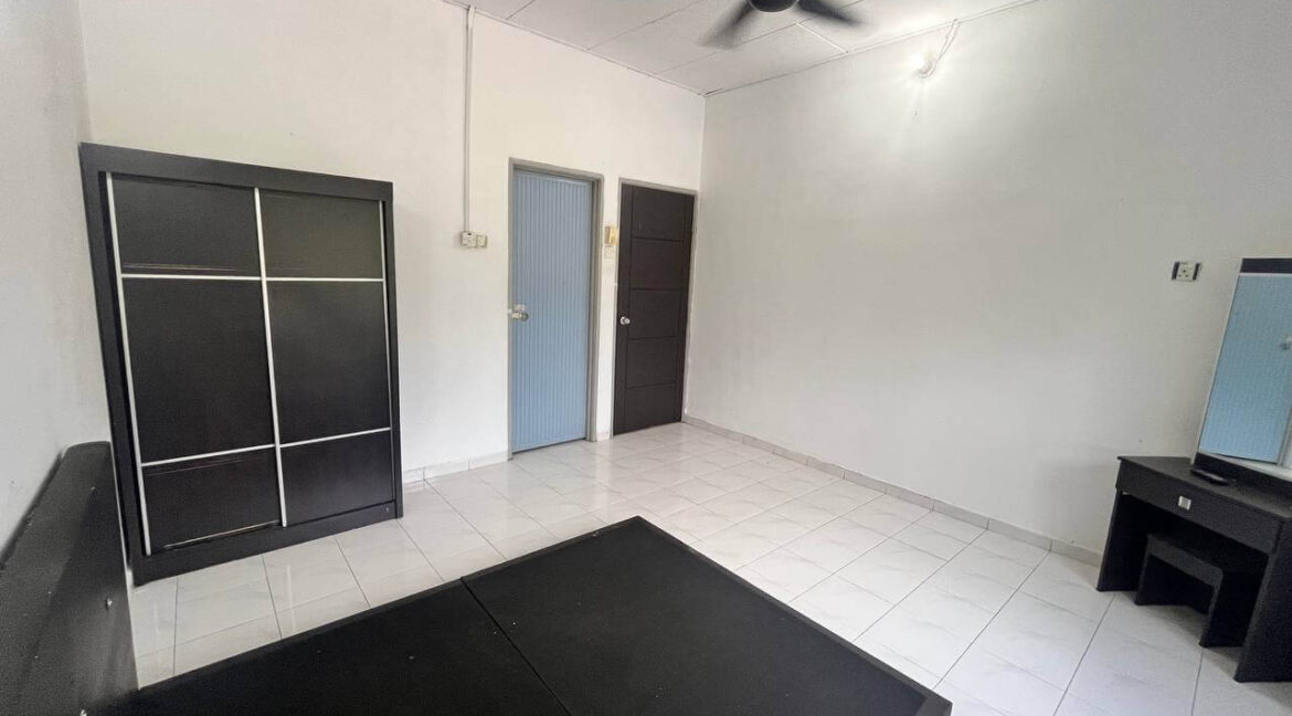 rumah-2-tingkat-untuk-dijual-taman-tinggi-silibin-ipoh-33