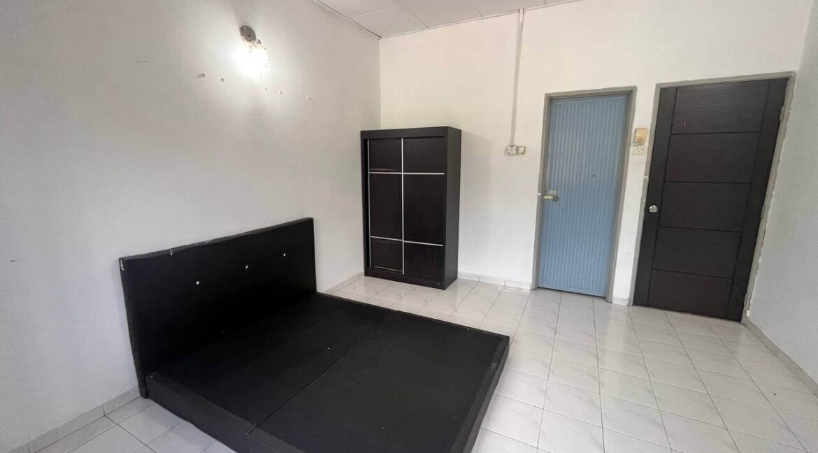 rumah-2-tingkat-untuk-dijual-taman-tinggi-silibin-ipoh-36