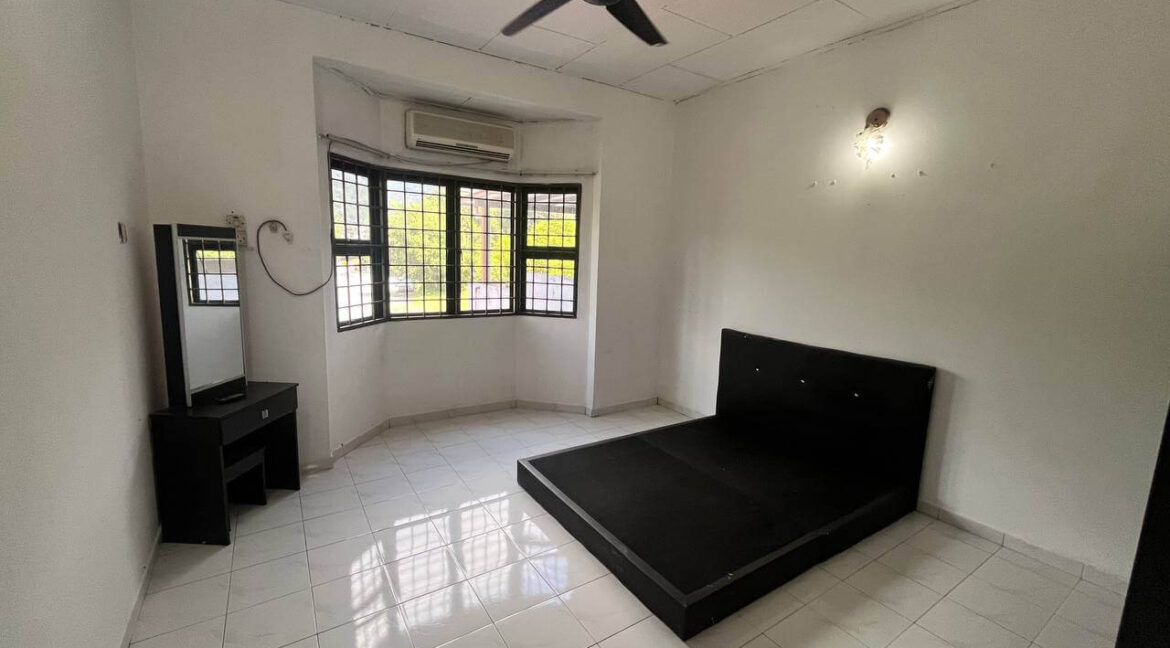 rumah-2-tingkat-untuk-dijual-taman-tinggi-silibin-ipoh-37