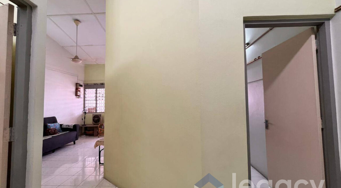 rumah-low-cost-untuk-dijual-di-taman-desa-aman-ipoh-13