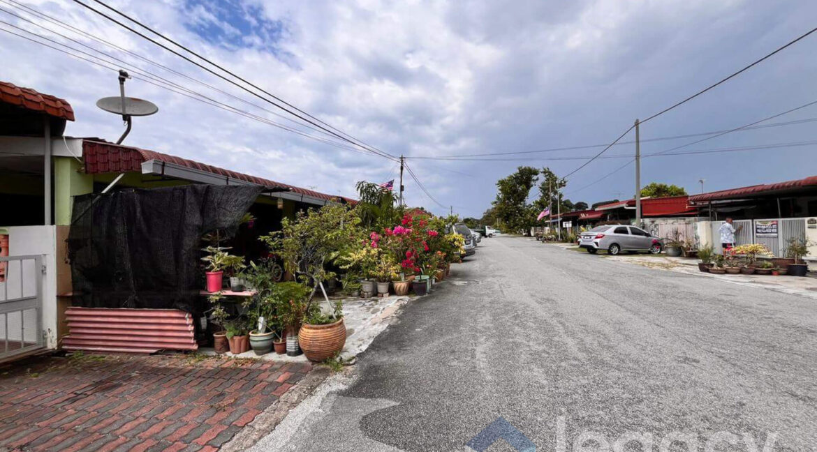 rumah-low-cost-untuk-dijual-di-taman-desa-aman-ipoh-28