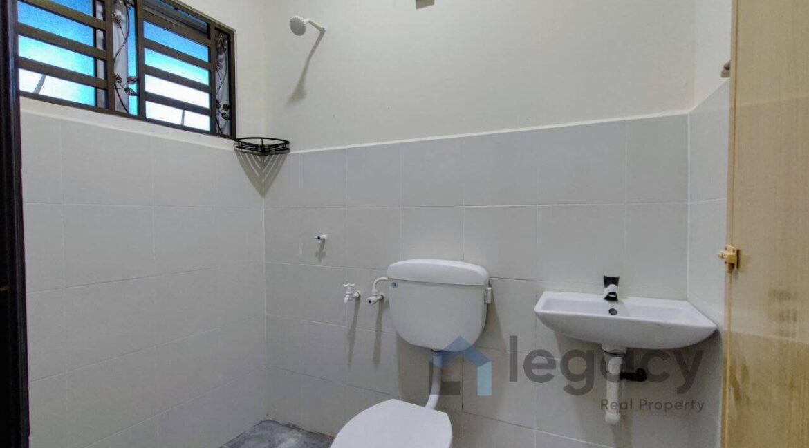 rumah-teres-setingkat-untuk-dijual-di-taman-lagenda-teluk-intan-10