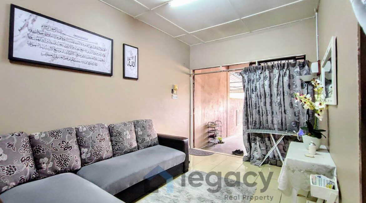 rumah-teres-setingkat-untuk-dijual-di-taman-siputeh-mas-04