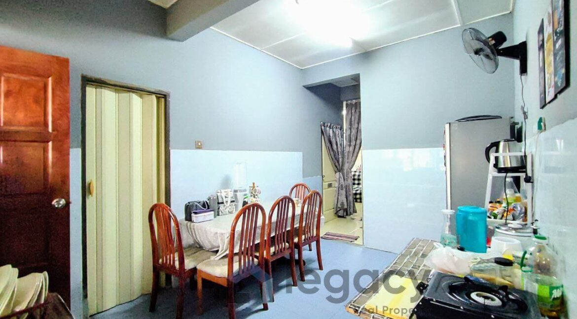 rumah-teres-setingkat-untuk-dijual-di-taman-siputeh-mas-08