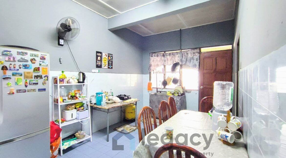 rumah-teres-setingkat-untuk-dijual-di-taman-siputeh-mas-09