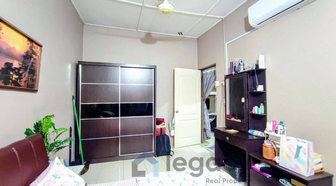rumah-teres-setingkat-untuk-dijual-di-taman-siputeh-mas-10