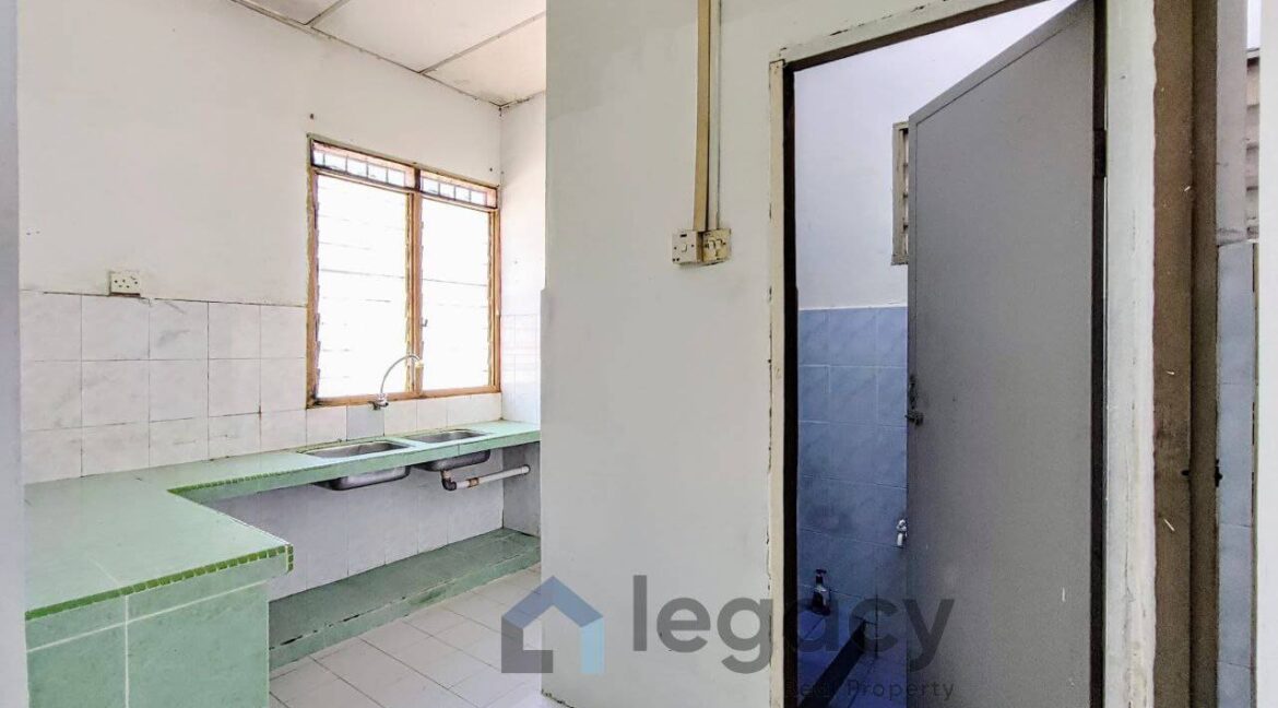 rumah-teres-untuk-dijual-di-taman-chandan-putri-kuala-kangsar-07