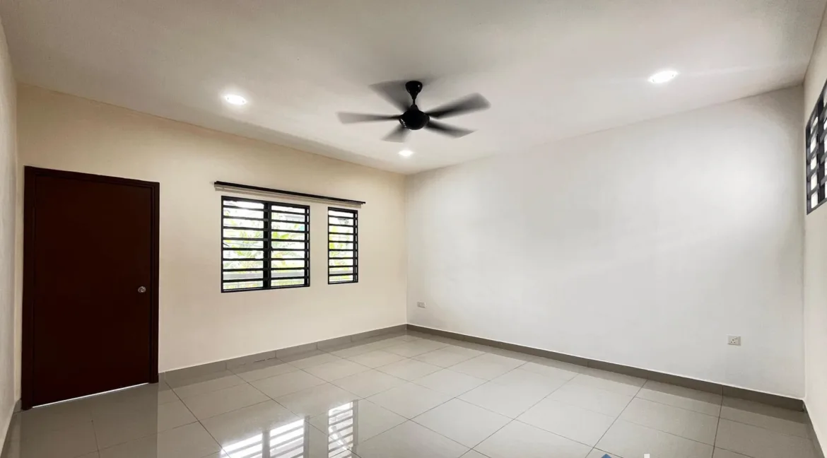 corner-lot-teres-2-tingkat-untuk-dijual-di-taman-meru-perdana-35