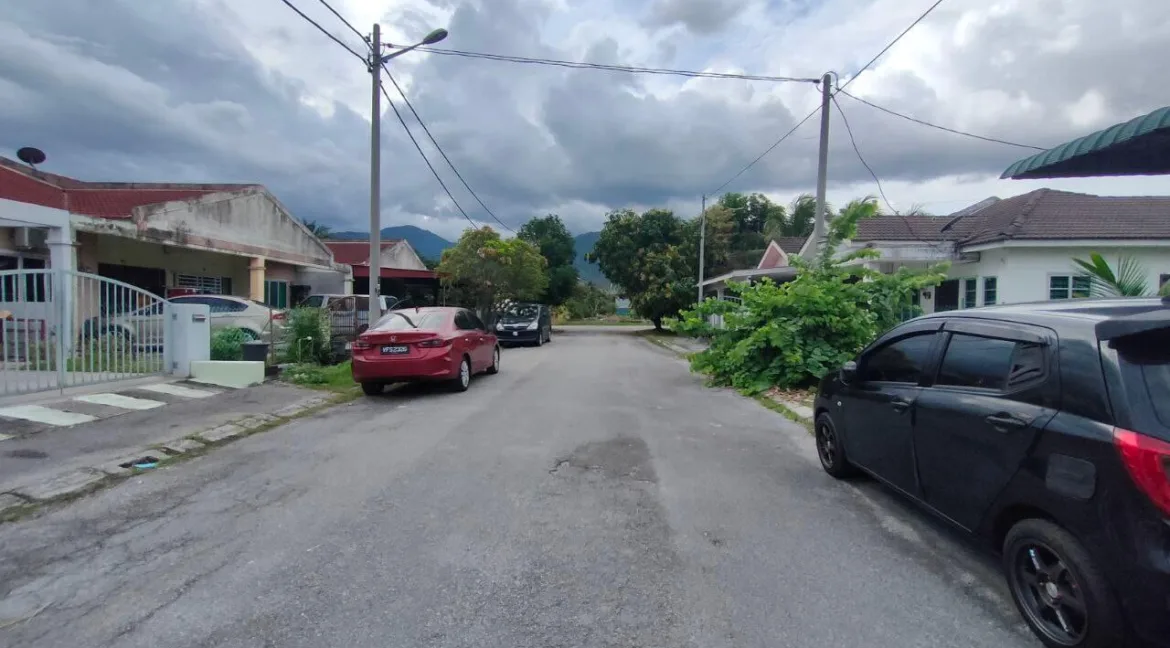 rumah-semi-d-setingkat-untuk-dijual-di-desa-chemor-sejahtera-13