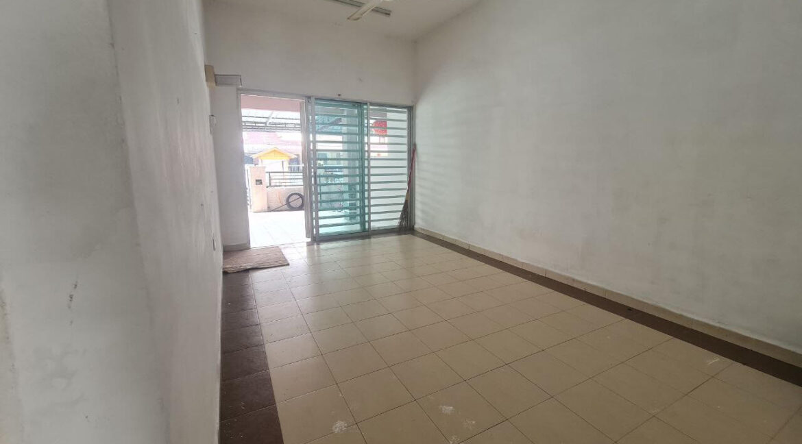 rumah-teres-1-5-tingkat-untuk-dijual-di-taman-mewah-prima-bidor-05
