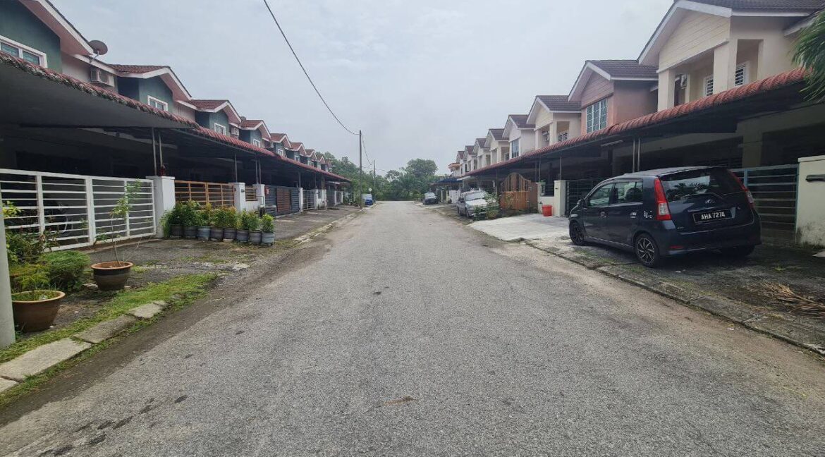 rumah-teres-1-5-tingkat-untuk-dijual-di-taman-mewah-prima-bidor-15