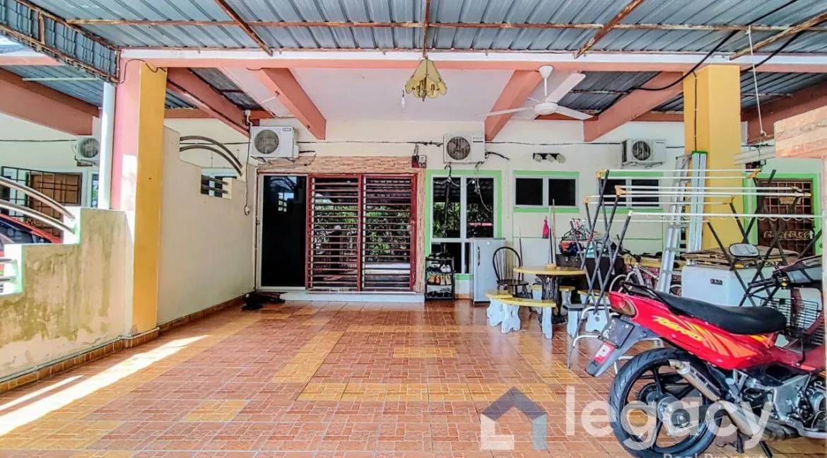 rumah-teres-untuk-dijual-di-bandar-universiti-seri-iskandar-02