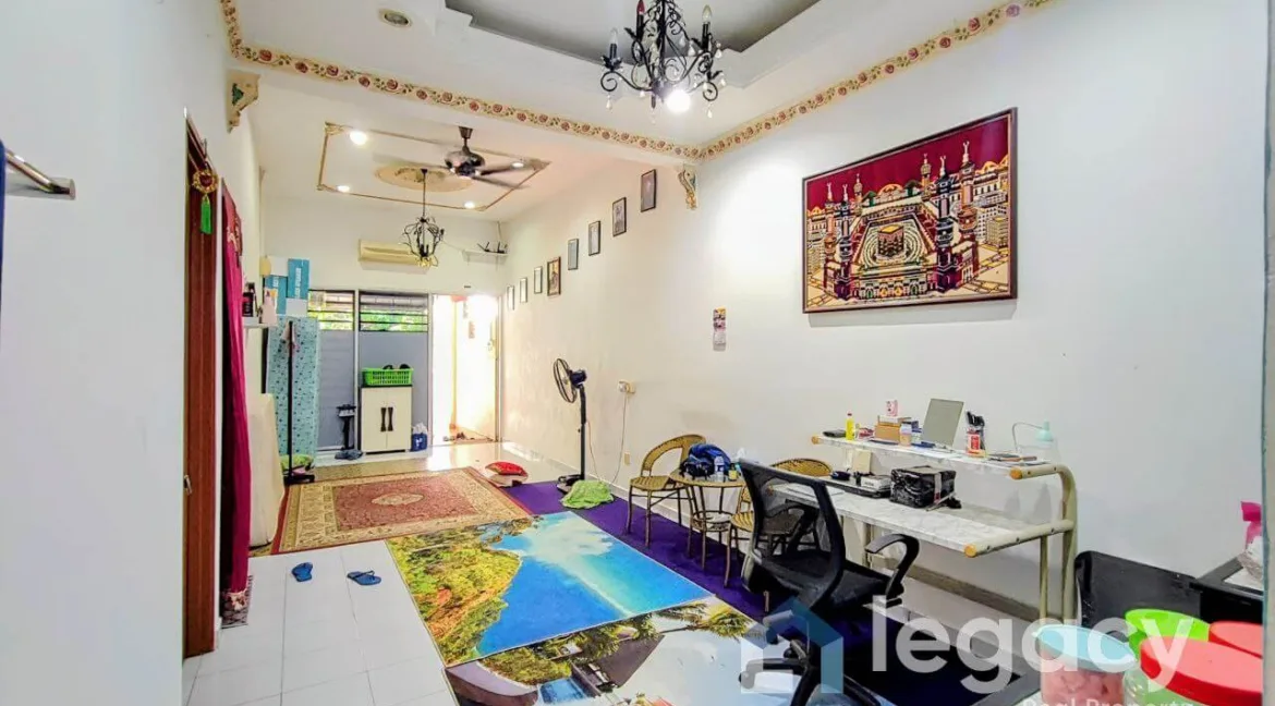 rumah-teres-untuk-dijual-di-bandar-universiti-seri-iskandar-05