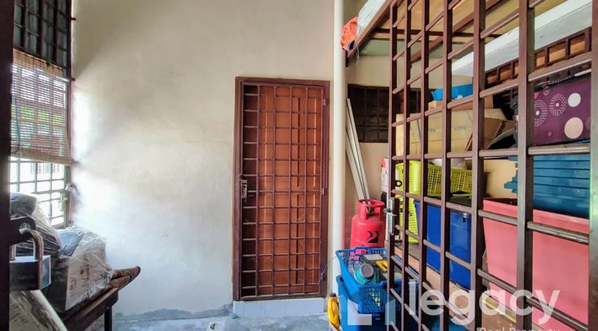 rumah-teres-untuk-dijual-di-bandar-universiti-seri-iskandar-13