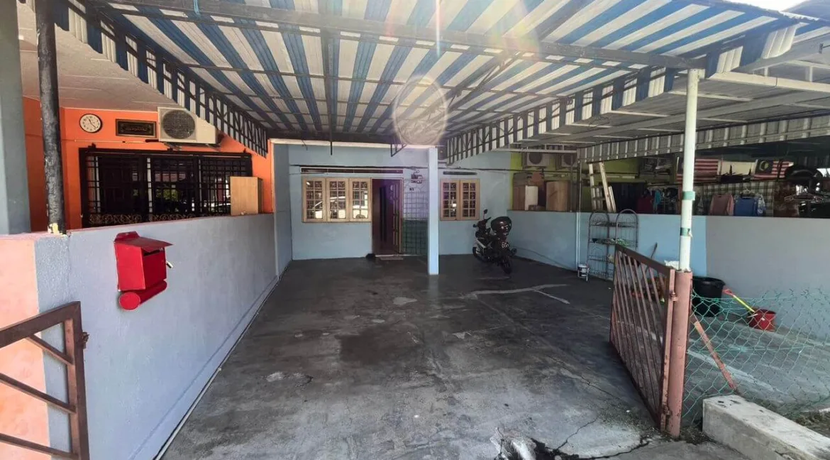 teres-setingkat-untuk-dijual-di-taman-bukit-indah-tapah-14