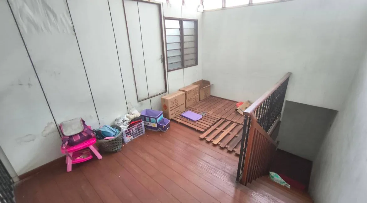 teres-setingkat-untuk-dijual-di-taman-rishah-silibin-IPOH-13