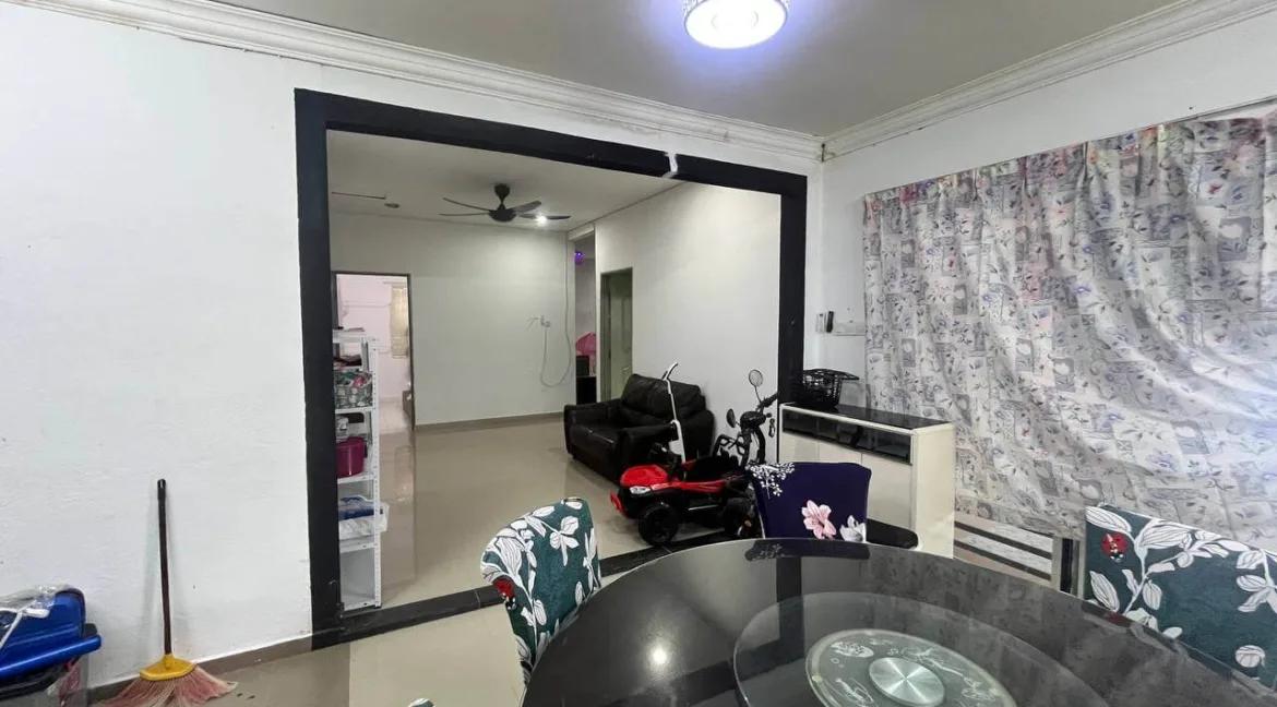 banglo-setingkat-untuk-dijual-di-kampung-senggang-kuala-kangsar-08