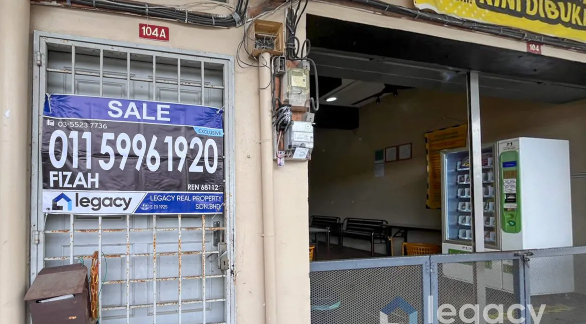 rumah-kedai-dua-tingkat-untuk-dijual-di-taman-che-wan-ipoh-01-03