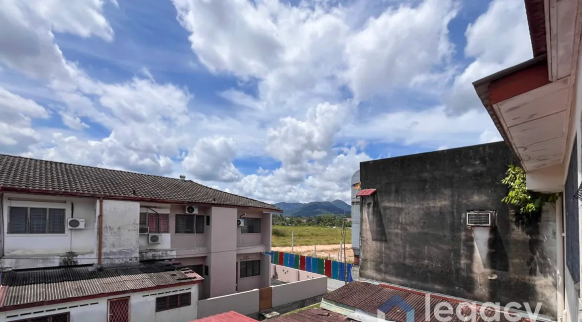 rumah-kedai-dua-tingkat-untuk-dijual-di-taman-che-wan-ipoh-01-26