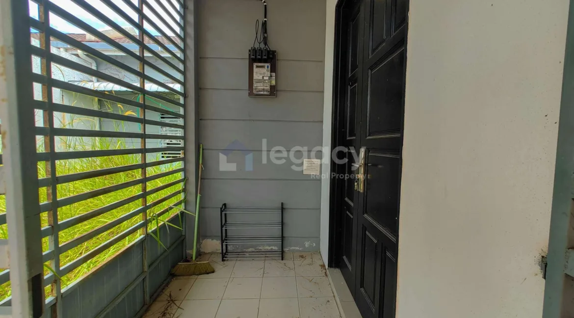 semi-detached-untuk-dijual-di-puncak-iskandar-seri-iskandar-02