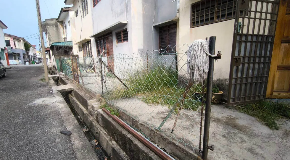 teres-2-tingkat-untuk-dijual-di-venice-sutera-sitiawan-14